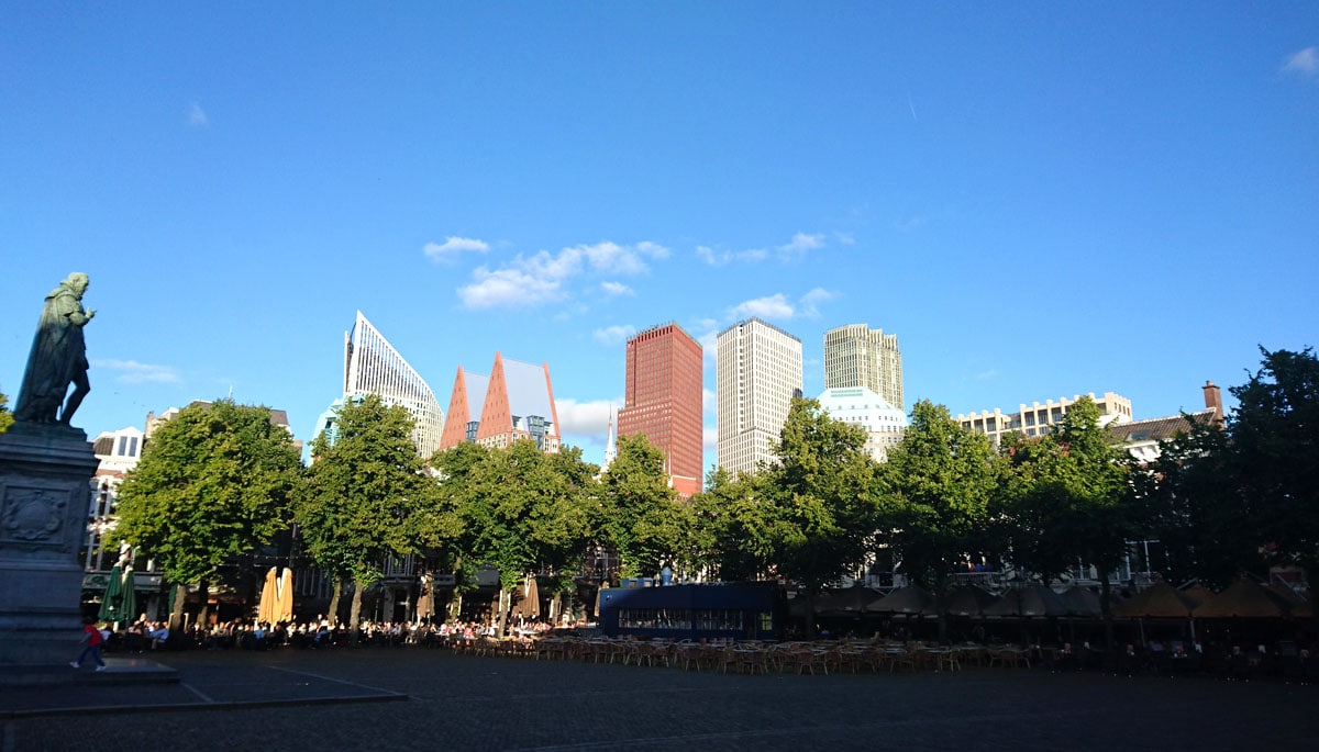 Den_Haag_sehenswuerdigkeiten_het_plein_skyline