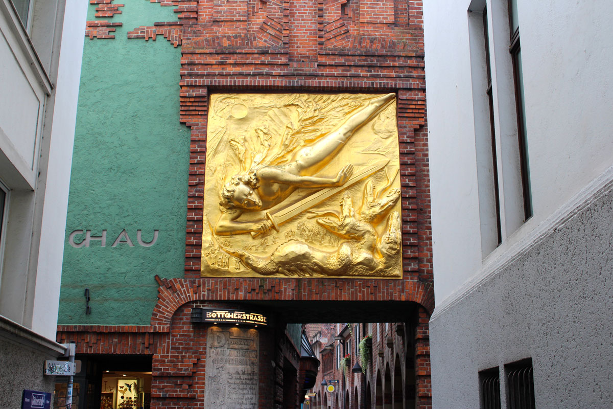 boettcherstrasse-bronzerelief-bremen