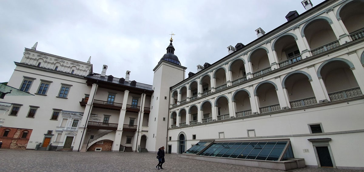 vilnius-sehenswuerdigkeiten-Grossfuerstliches-Schloss-innenhof