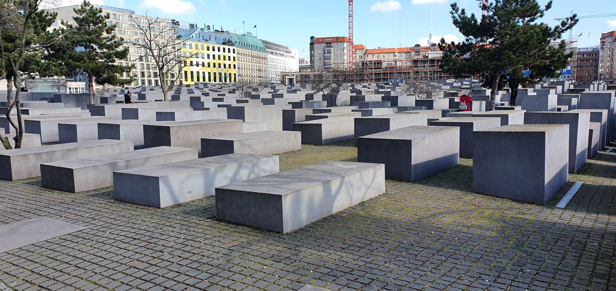 ein-tag-in-berlin-Denkmal-ermordeten-Juden-Europas