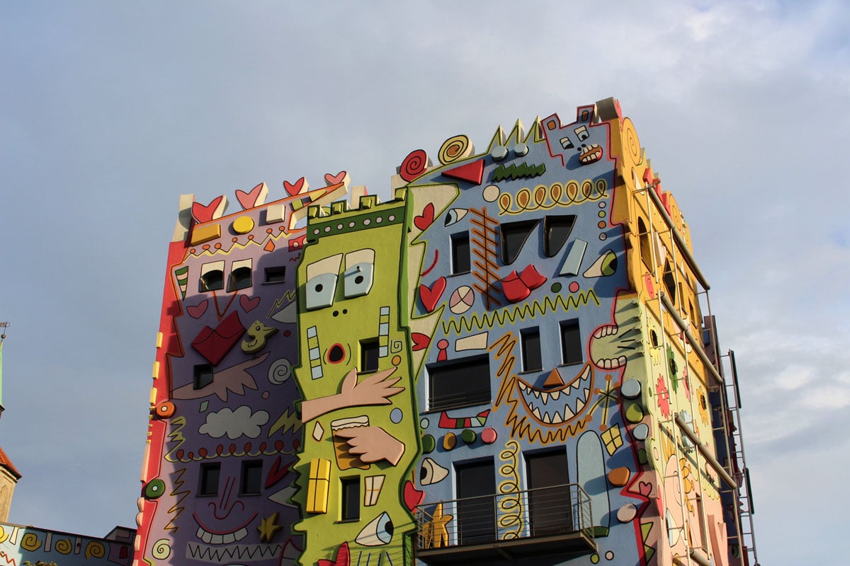 happy-rizzi-house-detail