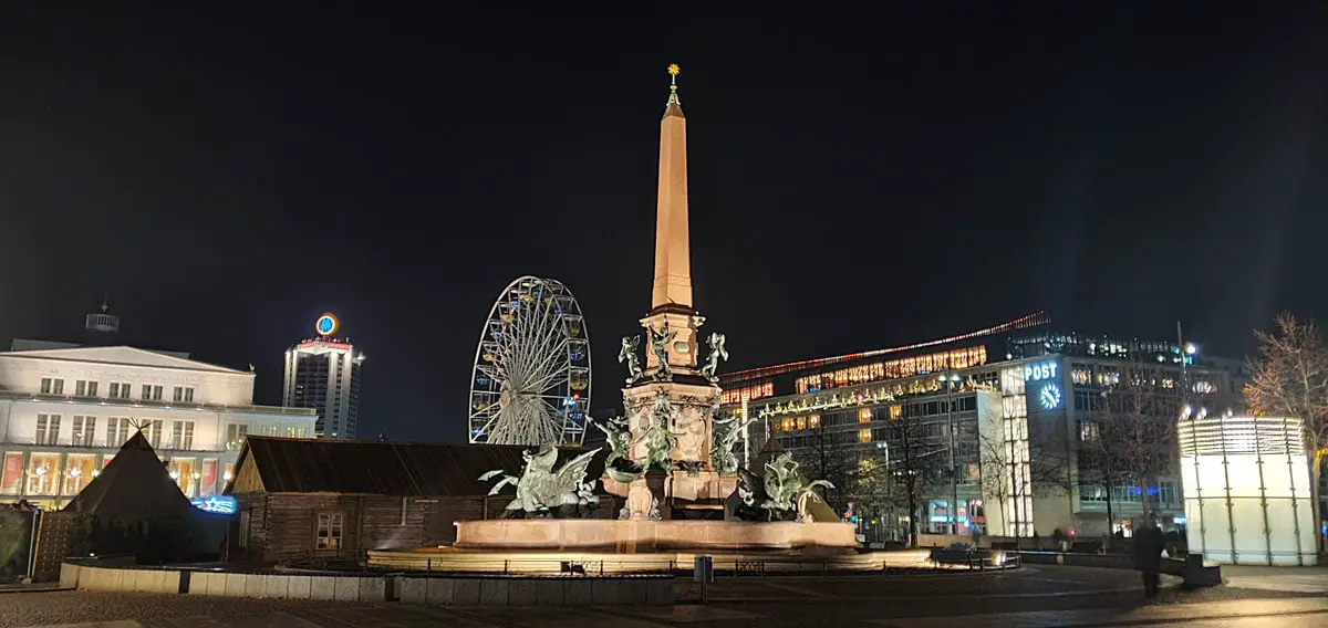 Leipzig-attracties-Augustusplatz-Mendebrunnen