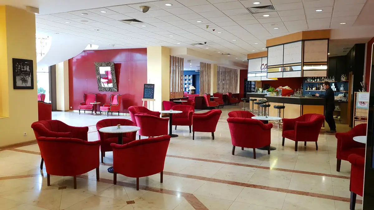 lobby-restaurant