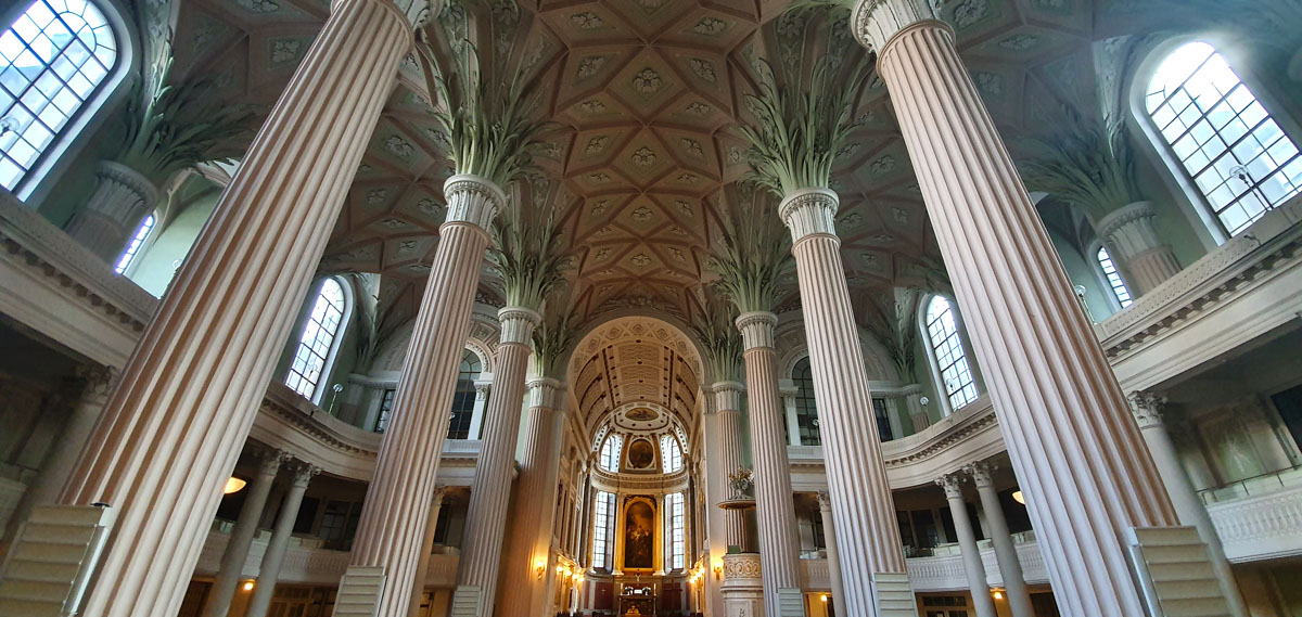 nikolaikirche-leipzig-inside "width =" 1200 "height =" 569 "srcset =" https://www.nicolos-reiseblog.de/wp-content/uploads/2020/05/nikolaikirche-leipzig-innen.jpg 1200w, https://www.nicolos-reiseblog.de/wp-content/uploads/2020/05/nikolaikirche-leipzig-innen-300x142.jpg 300w, https://www.nicolos-reiseblog.de/wp-content/uploads /2020/05/nikolaikirche-leipzig-innen-1024x486.jpg 1024w "maten =" (max. Breedte: 1200px) 100vw, 1200px "/></noscript></p><hr/><h2><span id=