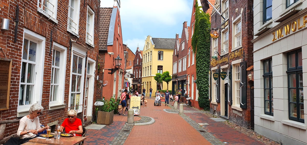 altstadt-leer-strassenszene