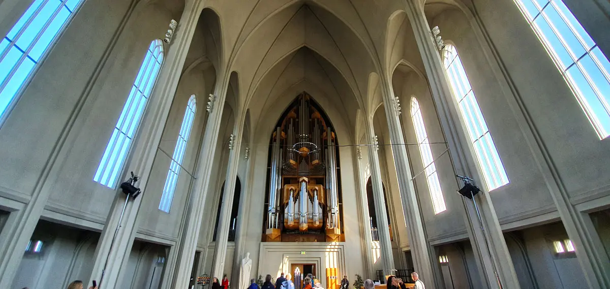 reykjavik-Hallgrimskirkja-innen-orgel
