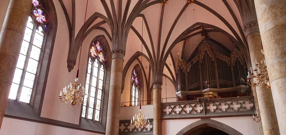 Vaduz-Pfarrkirche-St-Florin-orgel
