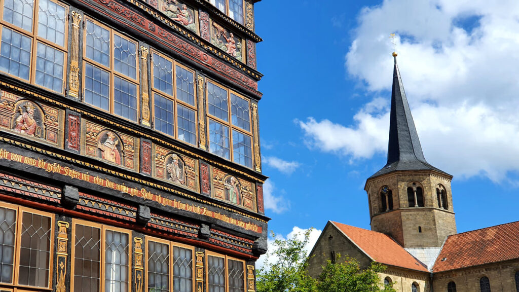 sehenswuerdigkeiten-in-hildesheim-wernersches-haus-schnitzereien