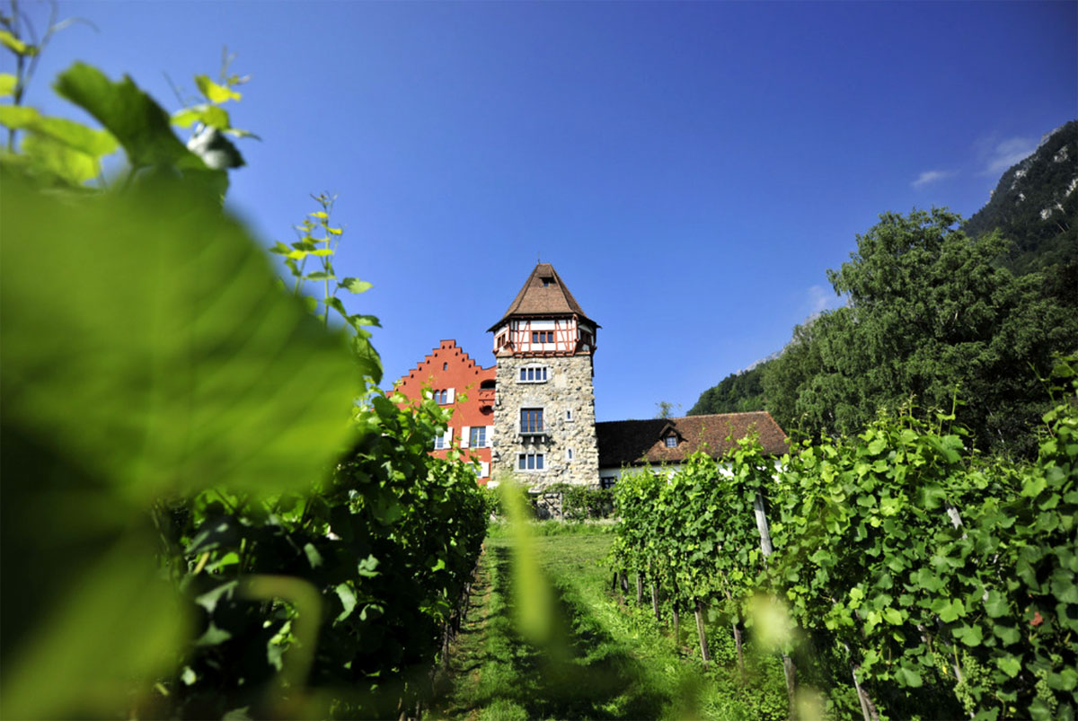 vaduz-sehenswuerdigkeiten-rotes-haus