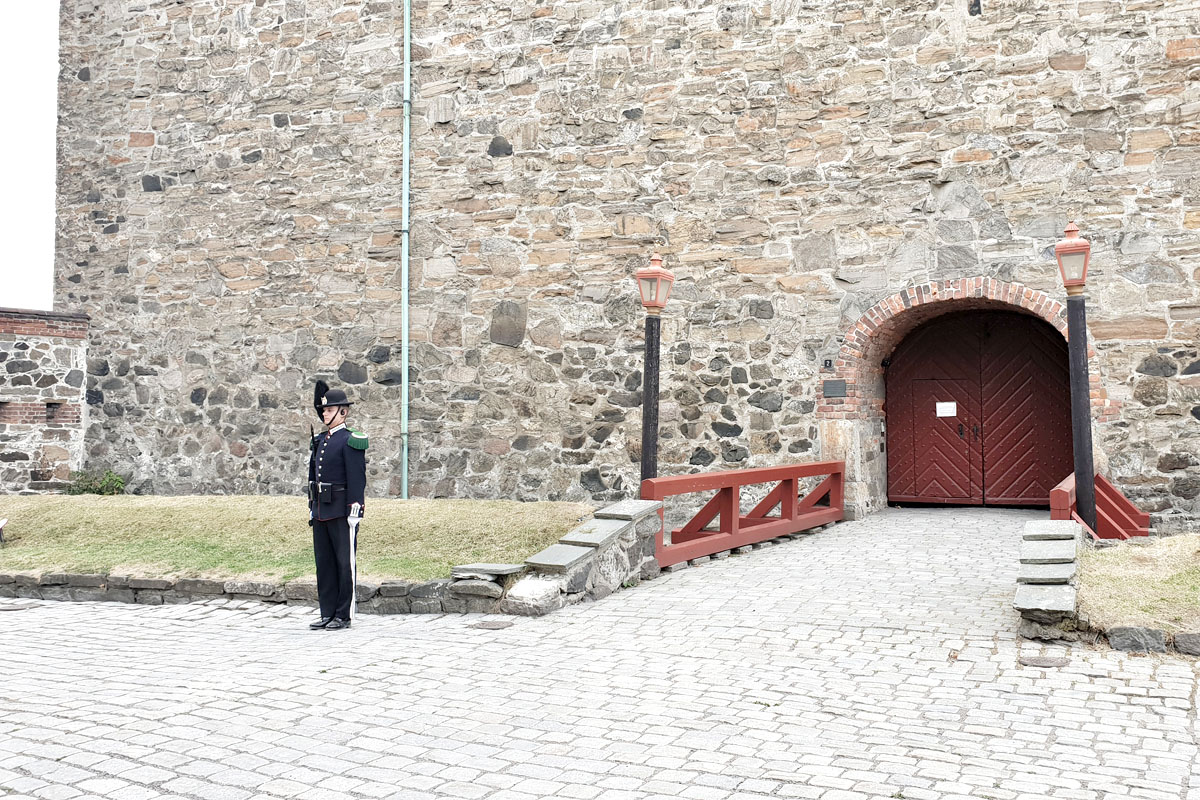 Festung-und-Schloss-Akershus-oslo-wache