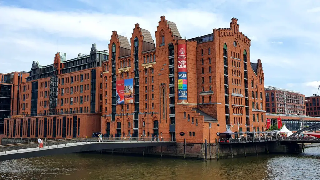 Hamburg-Sehenswuerdigkeiten-internationales-maritimes-museum