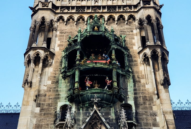 Altes_Rathaus_München_Glockenspiel