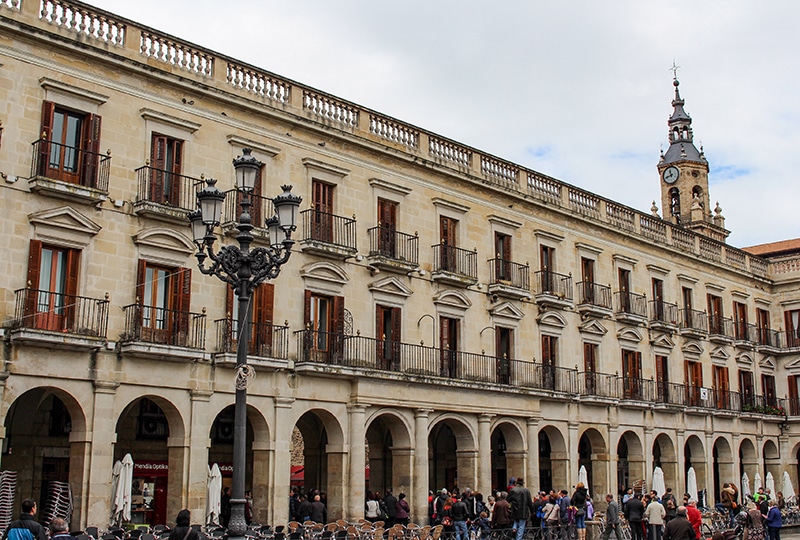 Vitoria_Sehenswuerdigkeiten-plaza_nueva