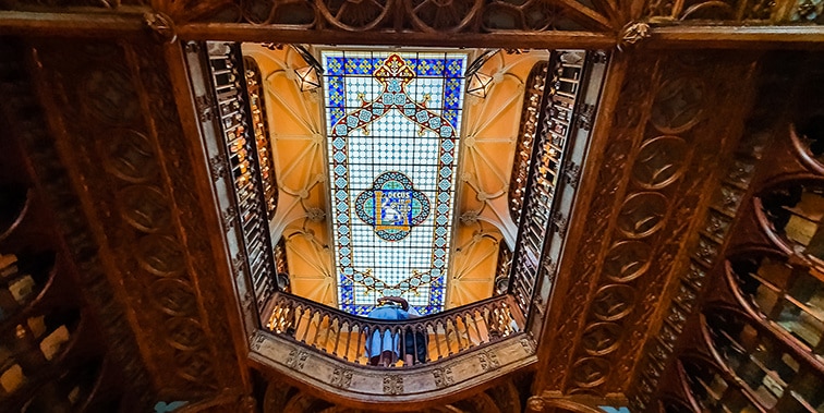 architecture_porto_Livraria_Lello_glasdeck