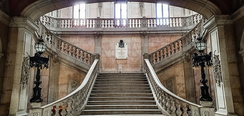 architecture_porto_Palacio_da_Bolsa_dubbele trap