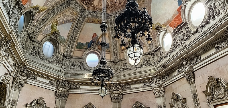 architecture_porto_Palacio_da_Bolsa_chandelier