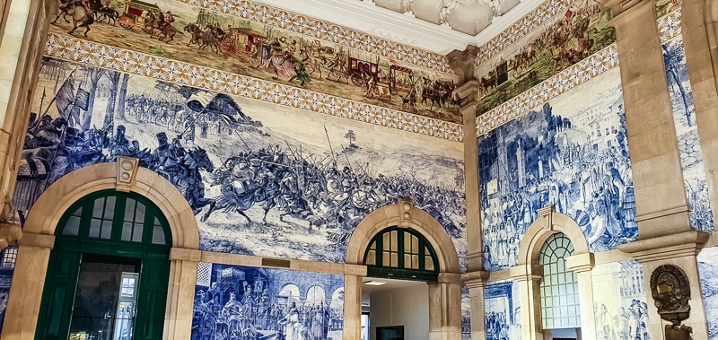 Porto-Sao-Bento-Bahnhof-azulejos