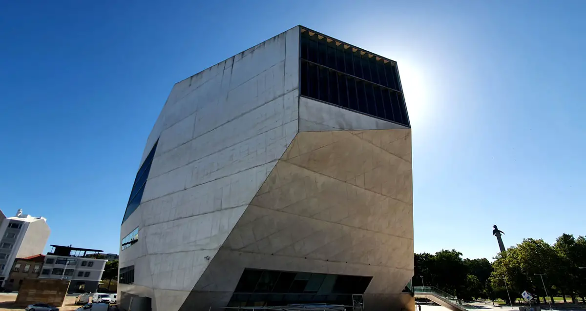 Ein der modernen Porto Sehenswürdigkeiten ist die Casa da Musica