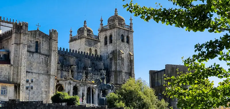 Porto-Sehenswuerdigkeiten-Kathedrale-Porto