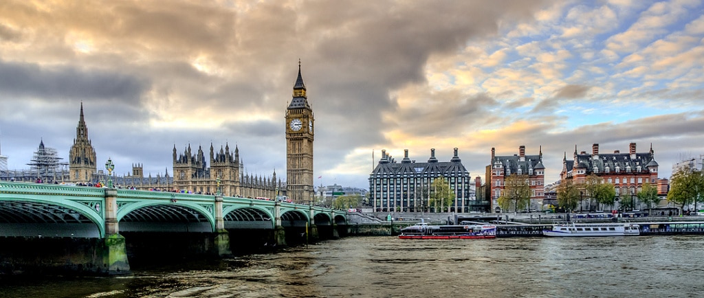 london_hotels_mit_blick_auf_big_ben_nicolos_reiseblog