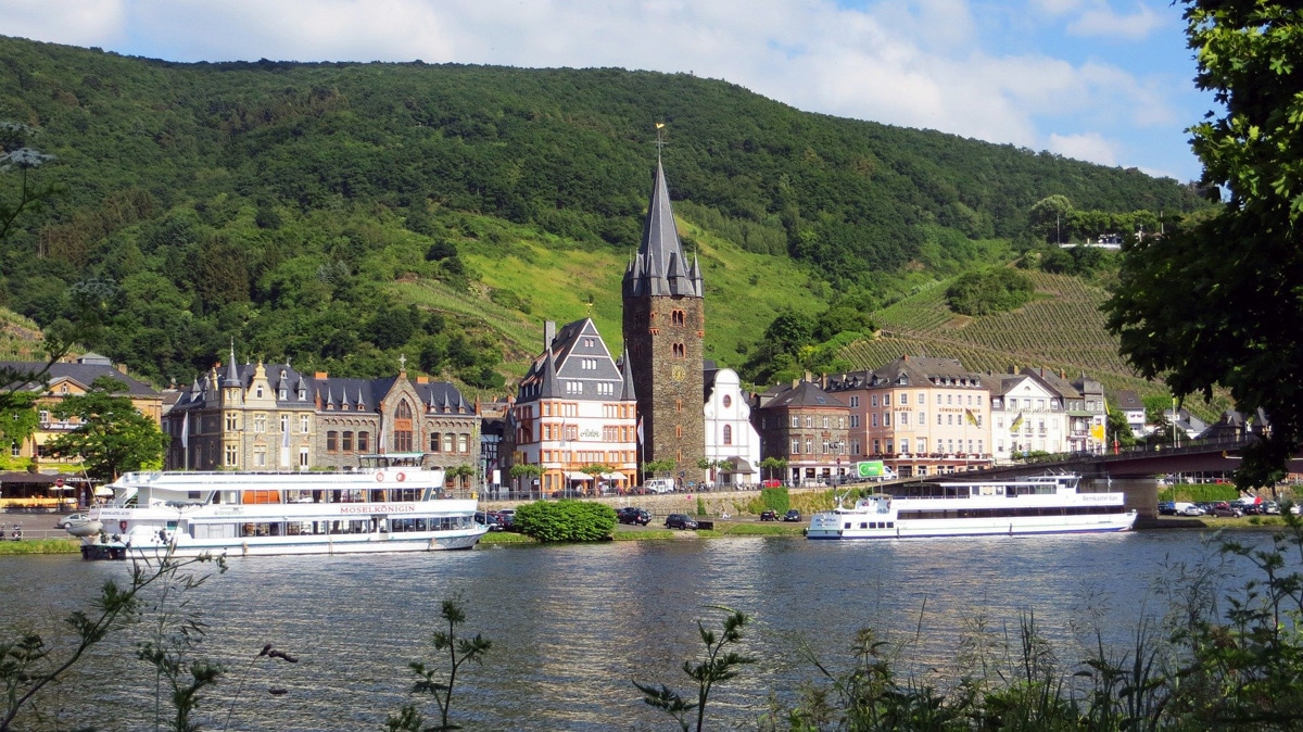 schoensten-Fachwerkstaedte-in-Deutschland-bernkastell-kues