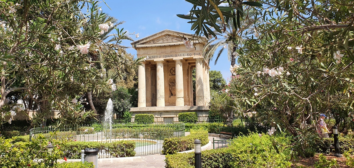 valletta_lower_barrakka_gardens_tempel