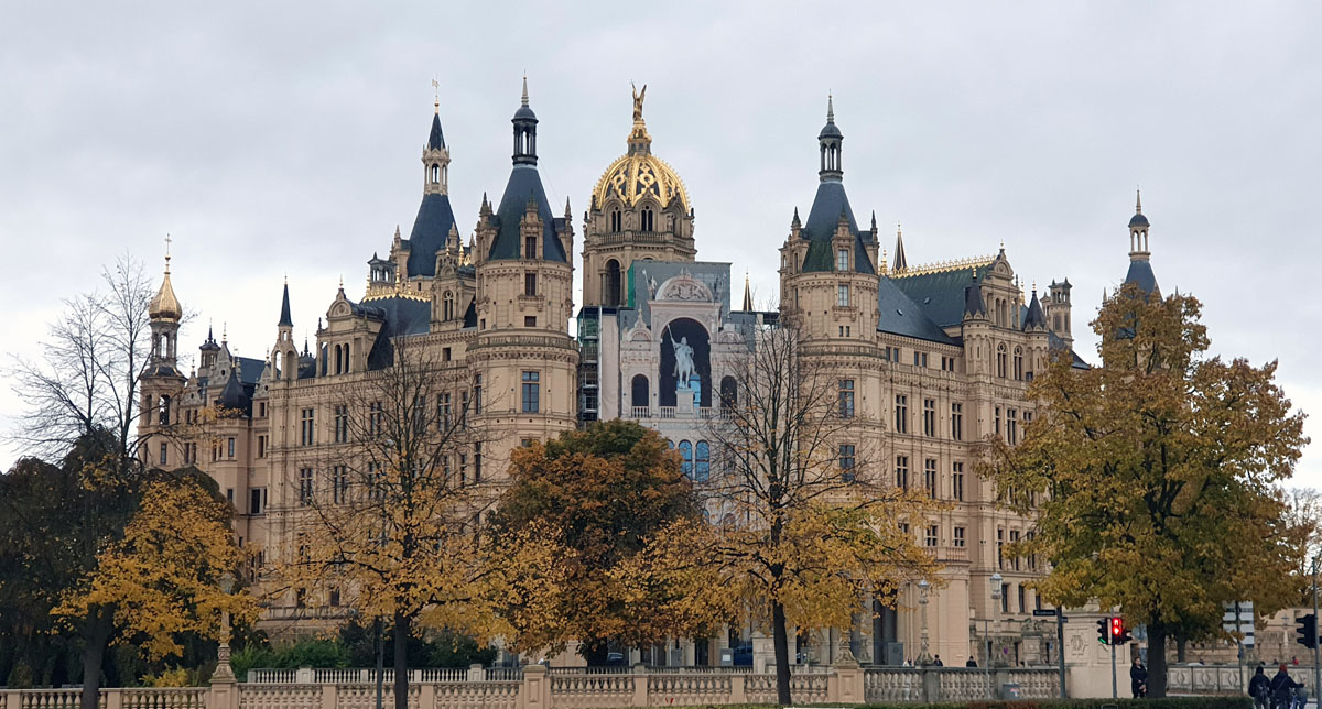 Allein für das Schloss macht Schwerin zu einer der schönsten Städte in Mecklenburg-Vorpommern