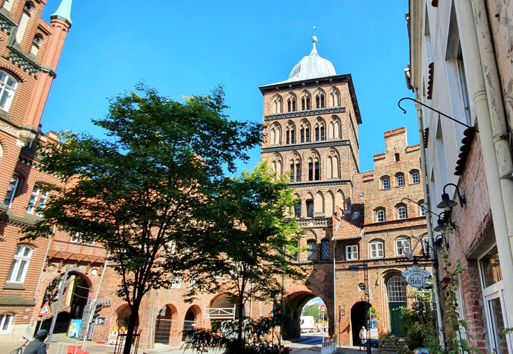 luebeck-sehenswuerdigkeiten-burgtor-zoellnerhaus