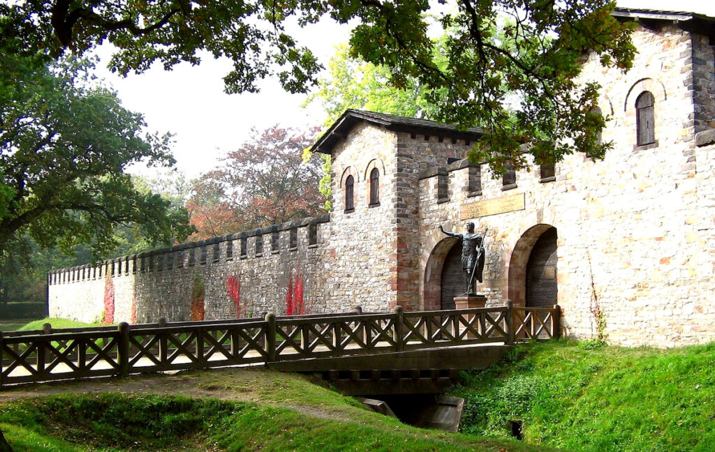 historische-sehenswuerdigkeit-Roemerkastell-Saalburg-z