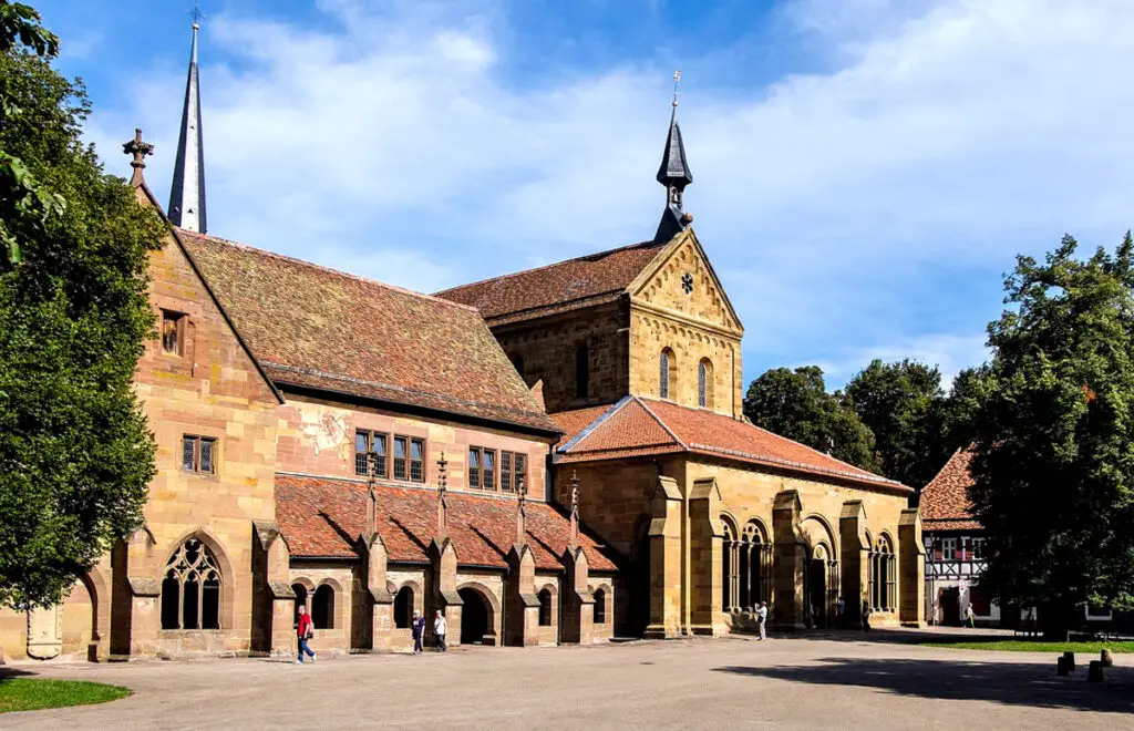 historische-sehenswuerdigkeit-kloster-maulbronn-z