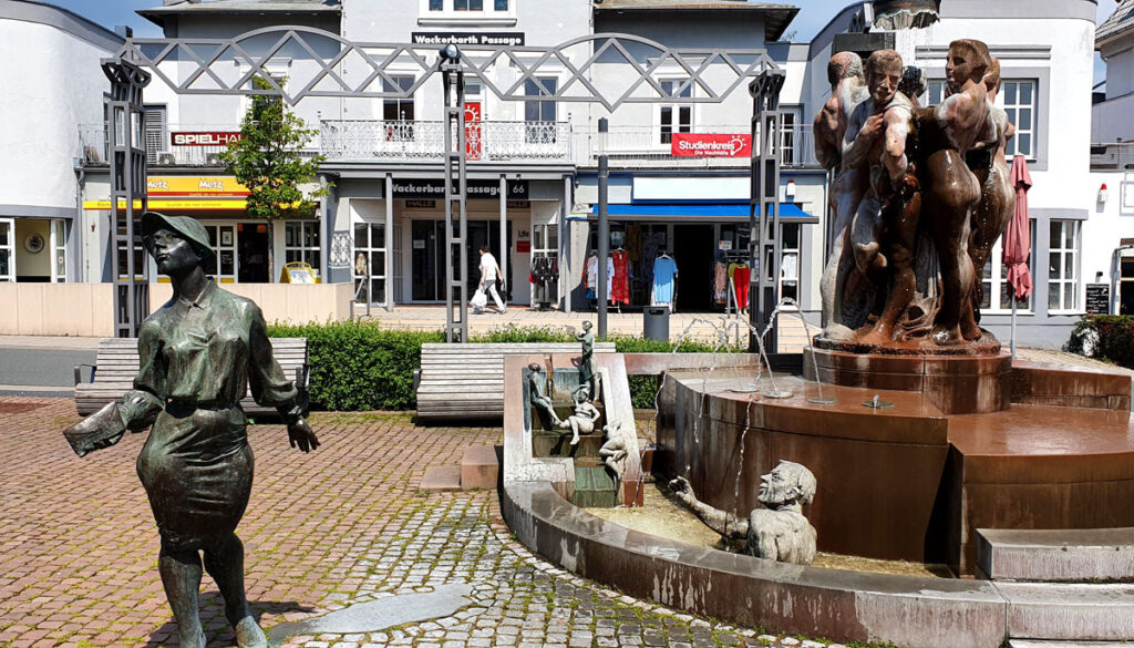 bad-wildungen-sehenswuerdigkeiten-kurschatten-brunnen