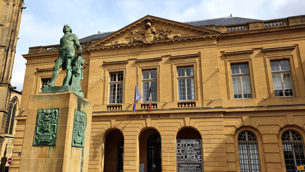 metz-sehenswuerdigkeiten-place-armes-tourist-info