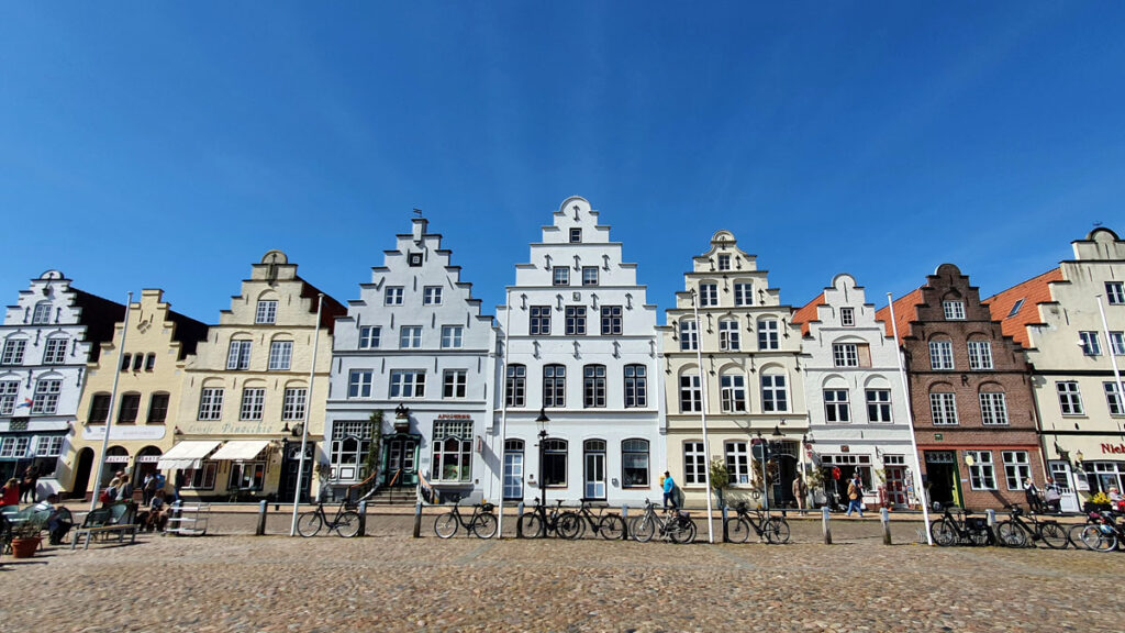 friedrichstadt-sehenswuerdigkeiten-marktplatz