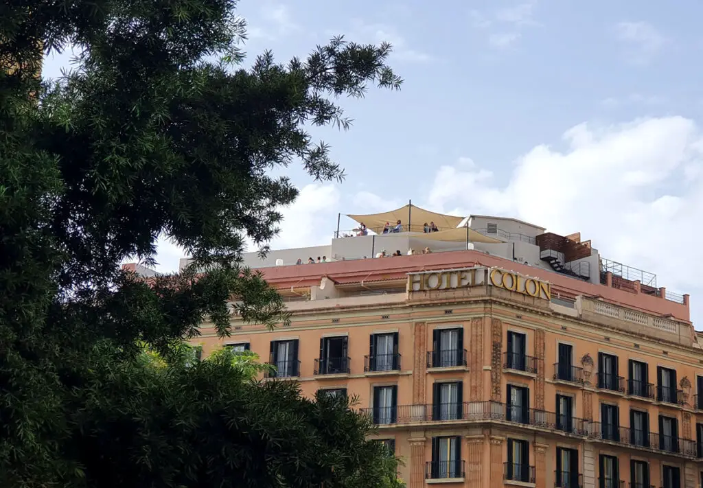 ein-tag-in-barcelona-panorama-terrasse-hotel-colon