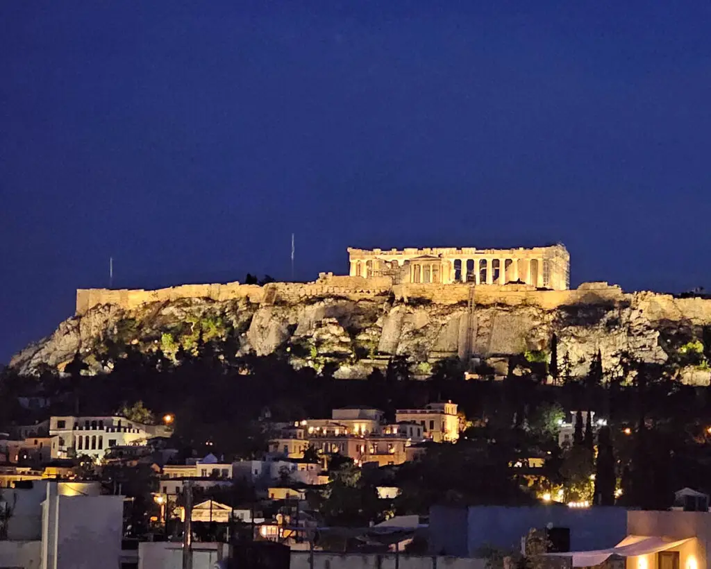 ein-tag-in-athen-akropolis-abends