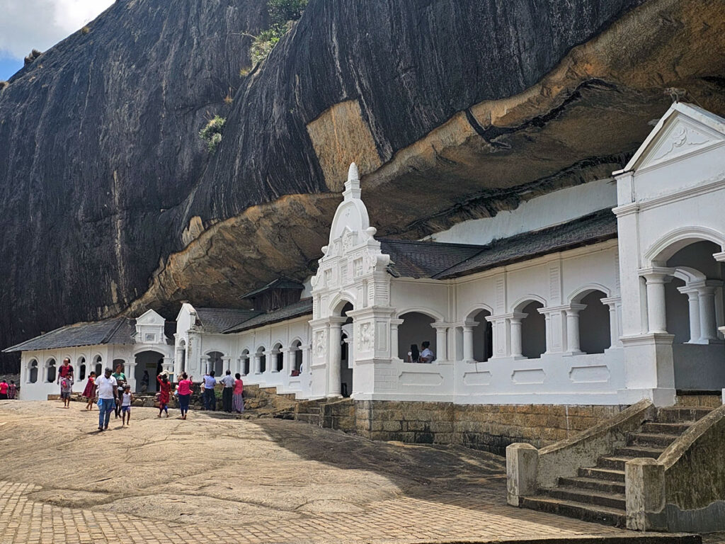 sri-lanka-highlights-dambulla-hoehlentempel