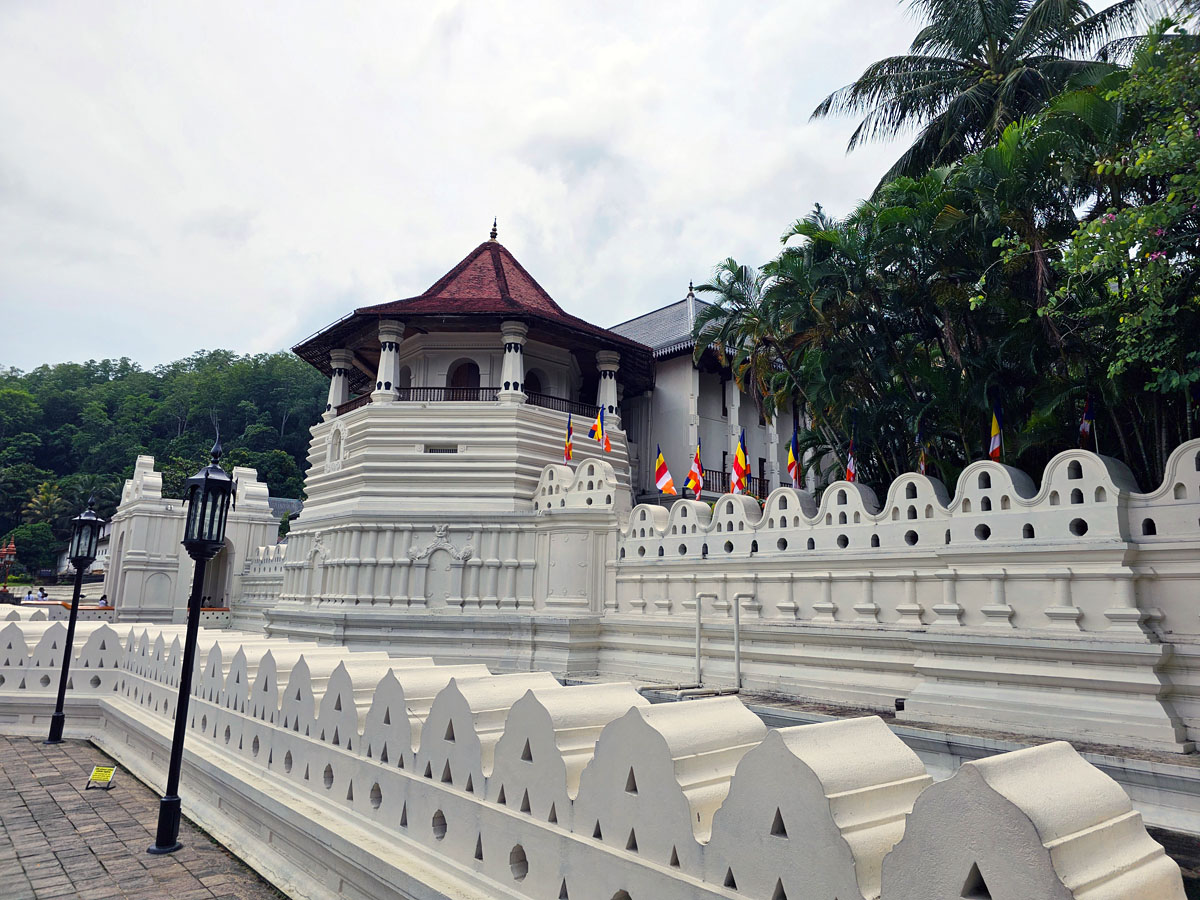 sri-lanka-sehenswuerdigkeiten-kandy-zahntempel