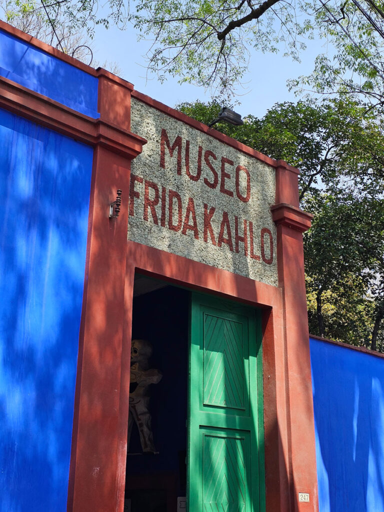 mexiko-stadt-an-einem-tag-frida-kahlo-museum