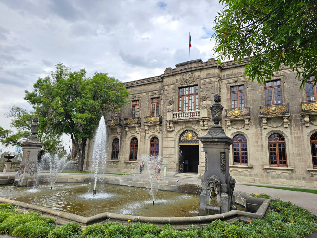 sehenswuerdigkeiten-mexiko-stadt-schloss-Chapultepec