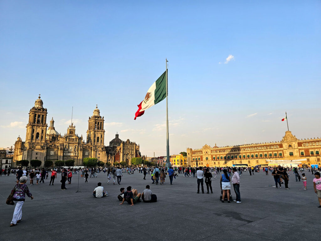 top-10-sehenswuerdigkeiten-mexiko-stadt-zocalo