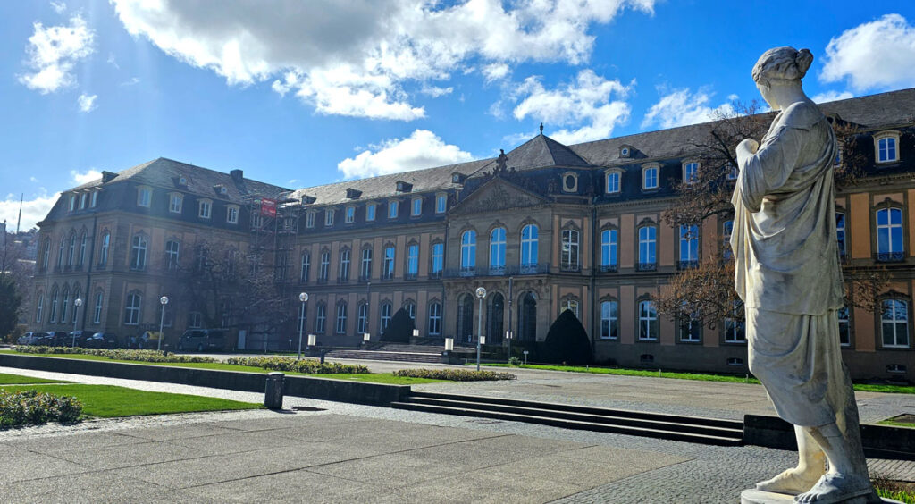 ein-tag-in-stuttgart-neues-schloss