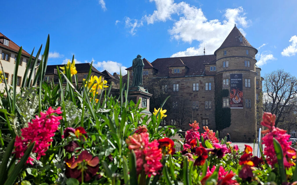 stuttgart-an-einem-tag-altes-schloss