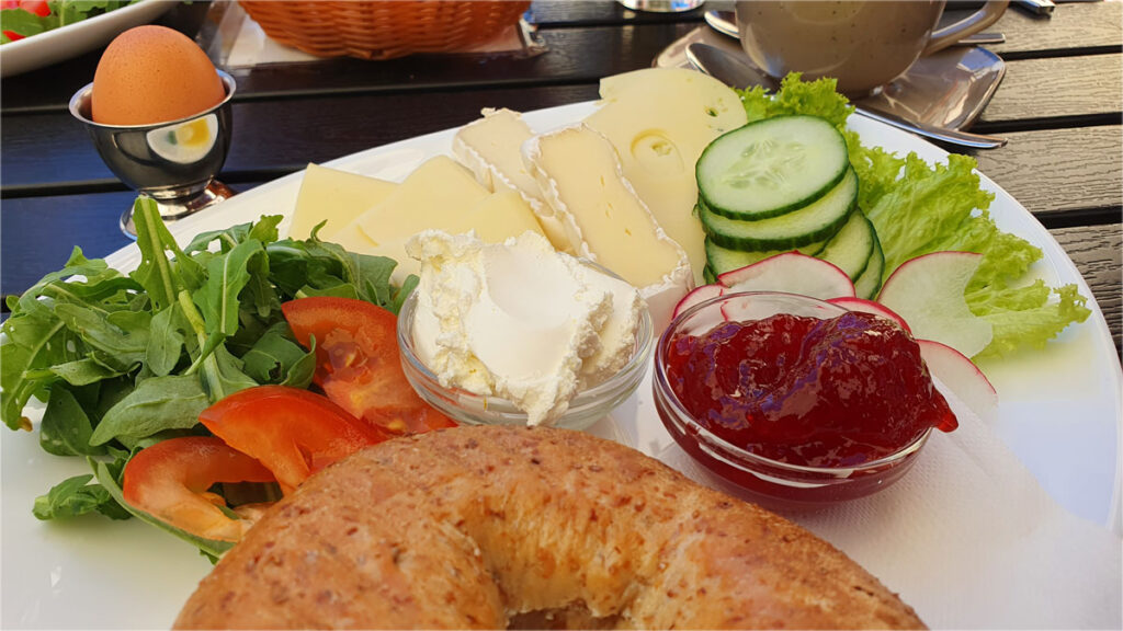 marburg-an-einem-tag-fruehstueck-cafe-wertvoll