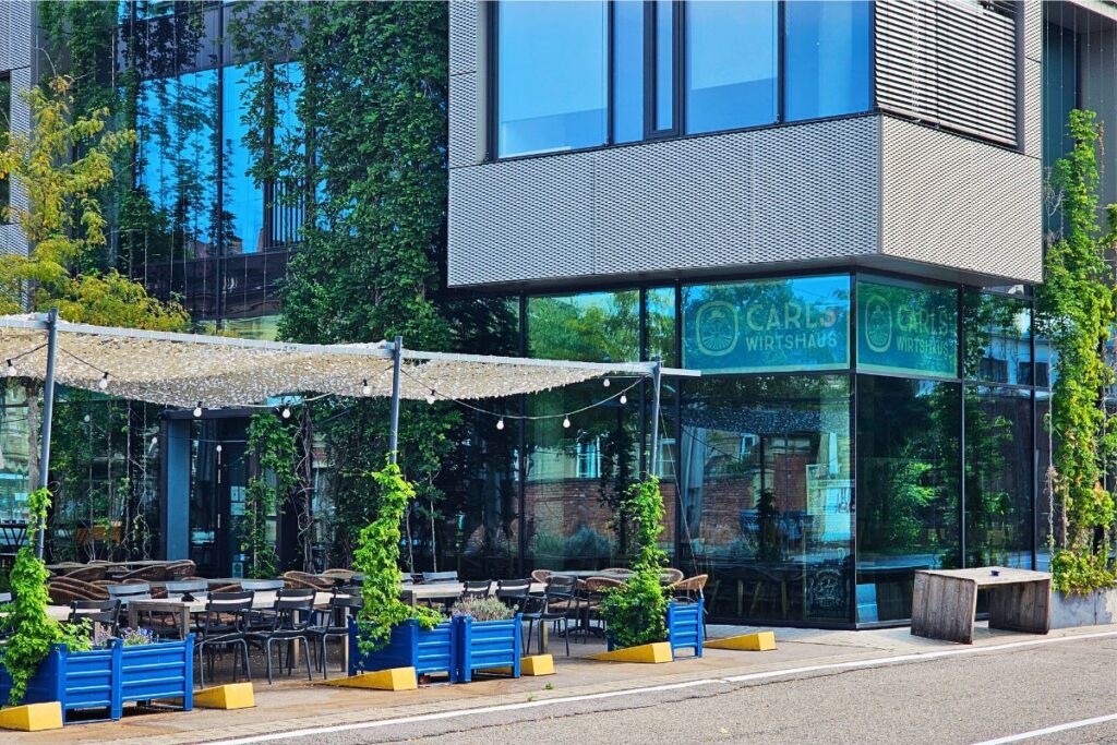 Carls Wirtshaus mit Außenbereich im Kreativpark Alter Schlachthof Karlsruhe