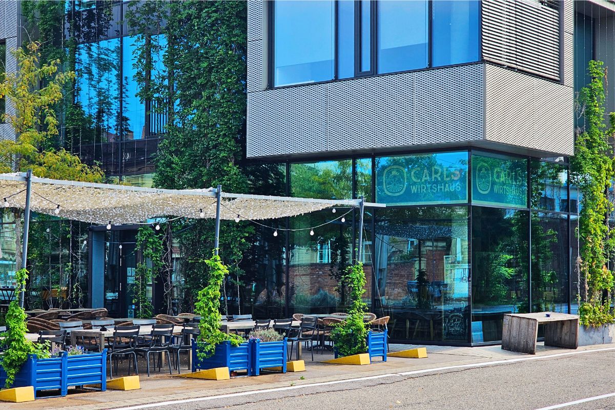 Carls Wirtshaus mit Außenbereich im Kreativpark Alter Schlachthof Karlsruhe